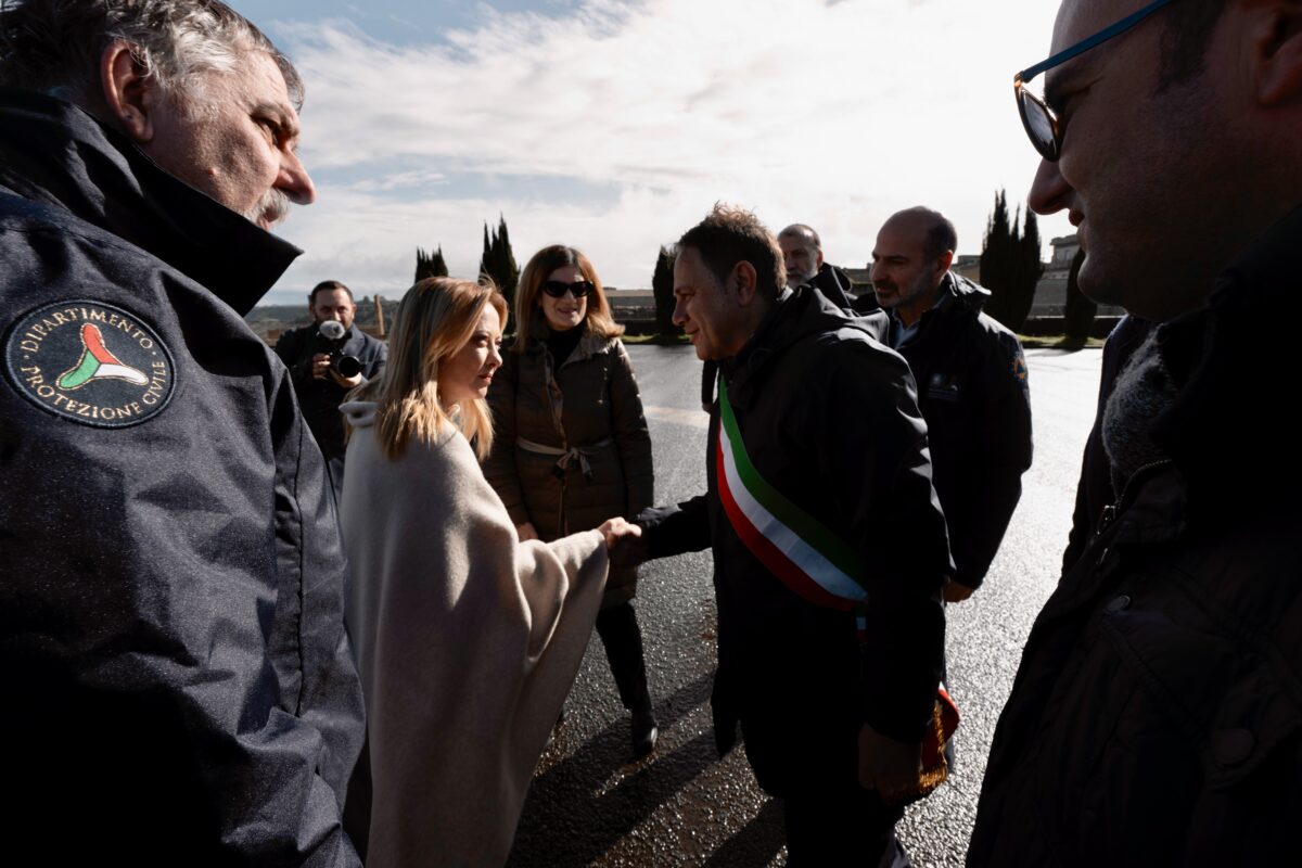 Maltempo, Meloni a Niscemi nella zona della frana