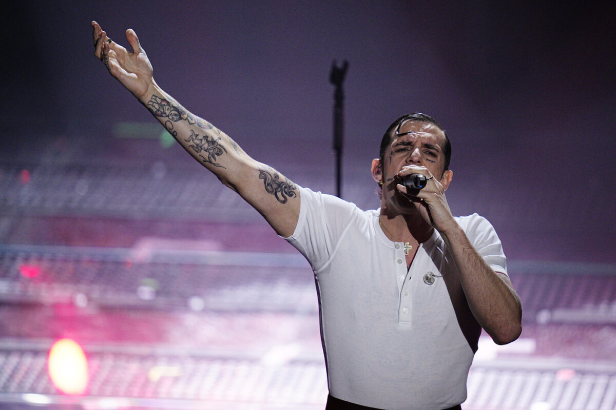 Achille Lauro sul palco a Sanremo 2025 (foto LaPresse/Marco Alpozzi)