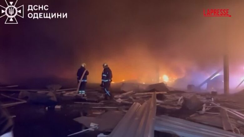 Ucraina, attacco russo con droni su Odessa: danni a strutture industriali