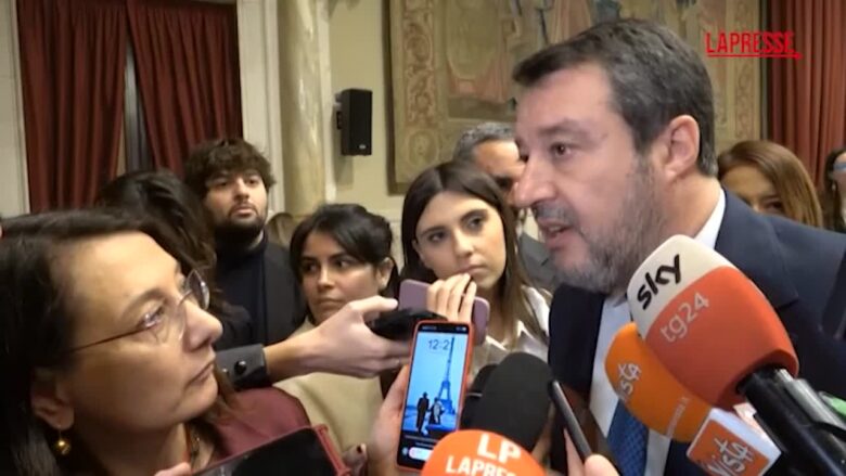 Salvini: "La Lega ha fretta sul decreto sicurezza e lo stop ai coltelli va inserito"