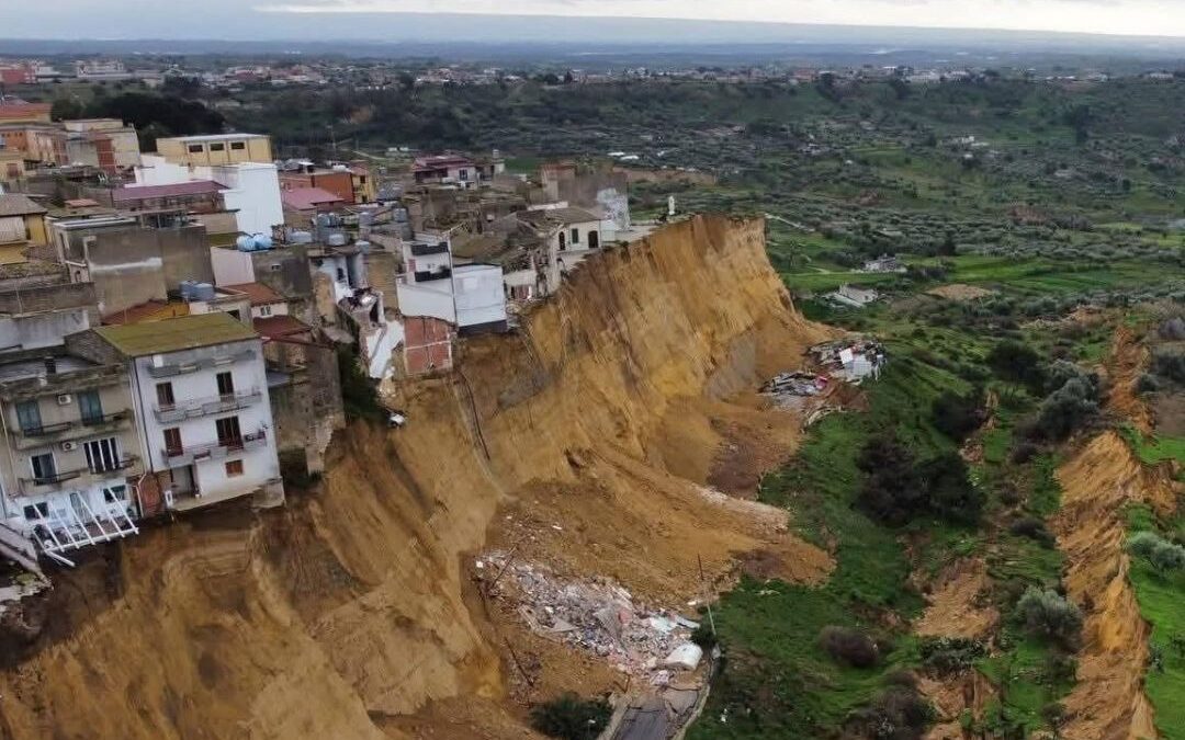 niscemi i dati dell8217ispra il 945 dei comuni italiani 232 a rischio frane da Lapresse.it niscemi i dati dell8217ispra il 945 dei comuni italiani 232 a rischio frane