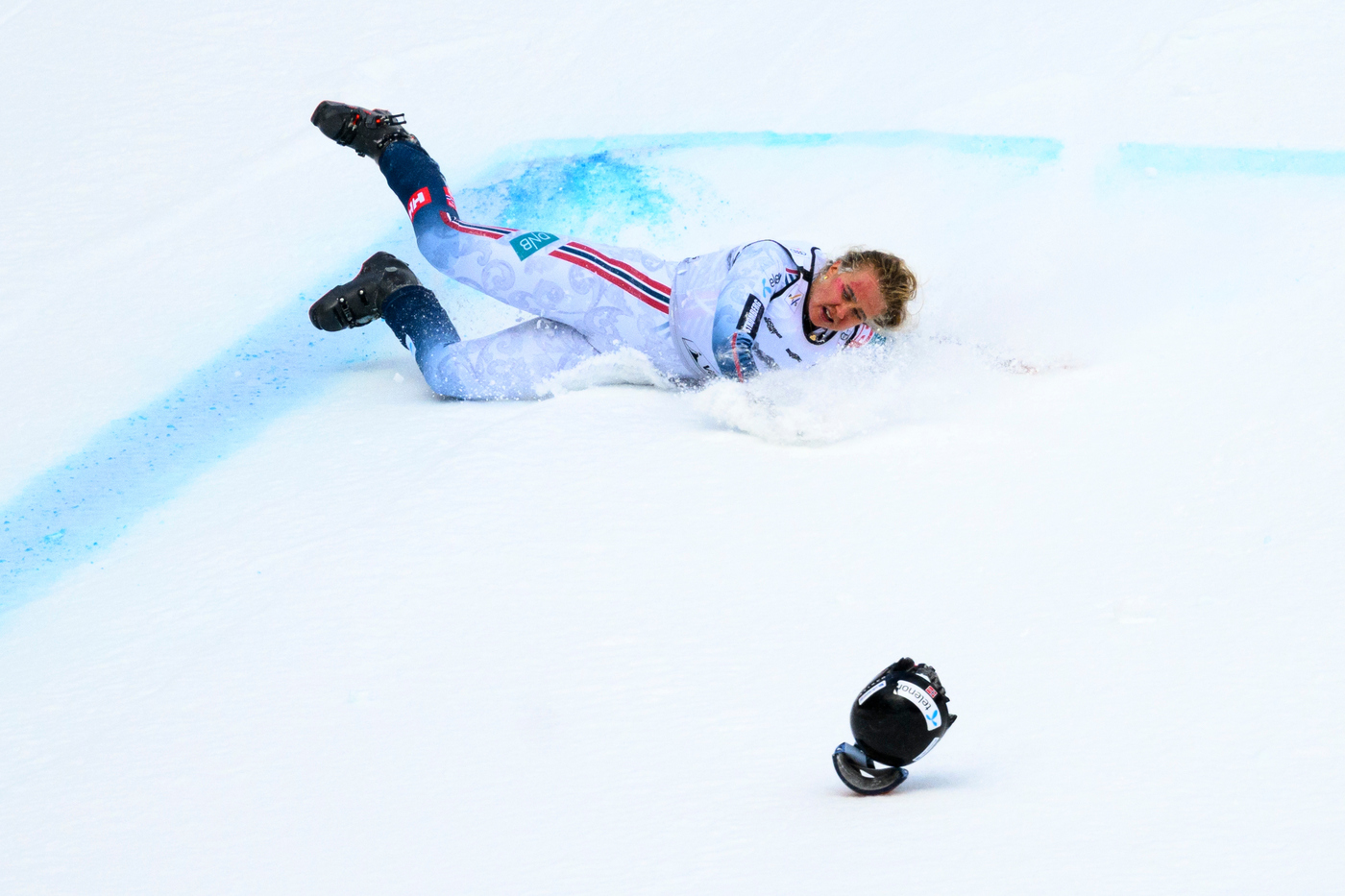 Crans Montana, cancellata la discesa femminile di sci: troppe cadute – FOTO