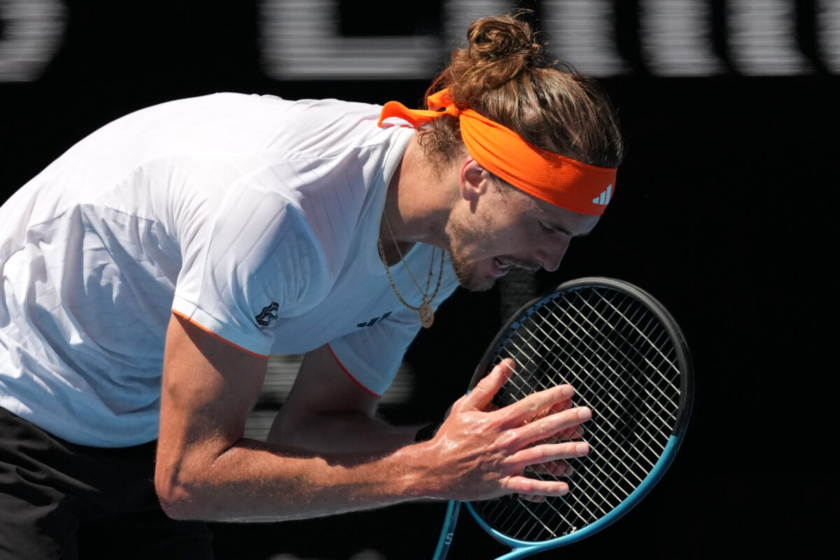 Galleria foto 'Alcaraz e il malore in campo, ira Zverev agli Australian Open 2026: “Proteggete sempre loro”' - foto 3
