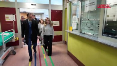 Scontri Torino per Askatasuna, la visita alle Molinette di Giorgia Meloni ai poliziotti feriti