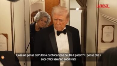 Caso Epstein, Trump: "Nuovi file mi scagionano. Cospirazione per danneggiarmi politicamente"