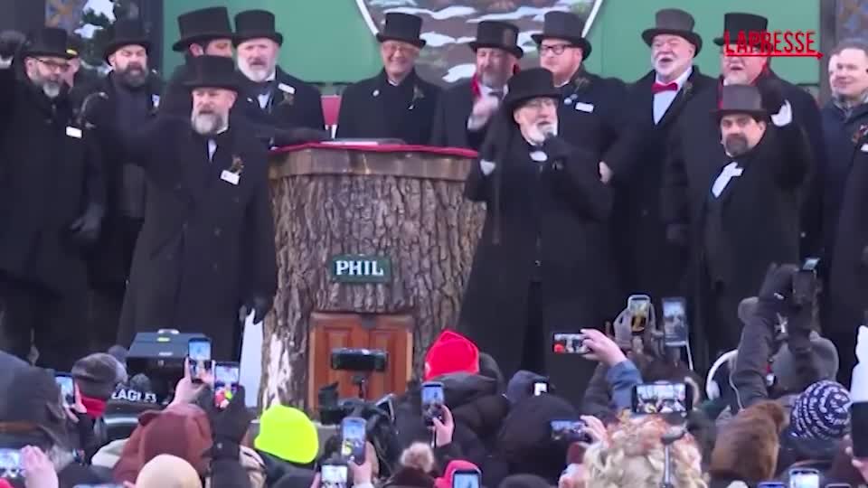 Stati Uniti, è il giorno della marmotta. Phil ha fatto la sua previsione: la cerimonia a Punxsutawney