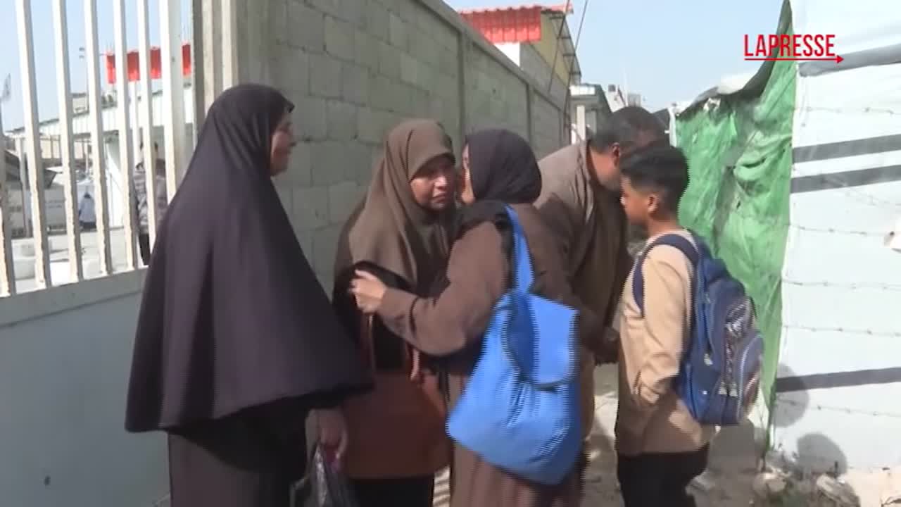 gaza riapre il valico di rafah i primi pazienti palestinesi diretti in egitto