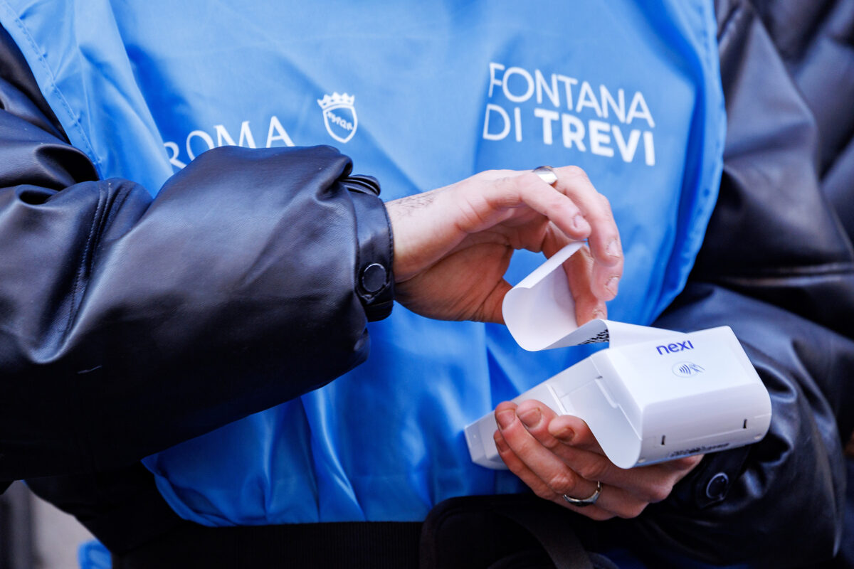 Fontana di Trevi da oggi a pagamento: quanto costano e dove comprare i biglietti