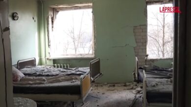 Ucraina, attacco russo sull'ospedale ginecologico di Zaporizhzhia: sei feriti