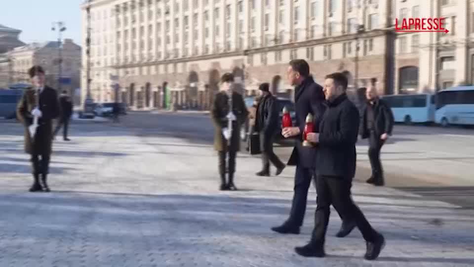 ucraina rutte e zelensky a kiev onorano i soldati caduti da Lapresse.it ucraina rutte e zelensky a kiev onorano i soldati caduti