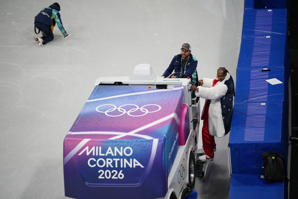 Galleria foto 'Snoop Dogg a Milano per le Olimpiadi 2026: il rapper all’allenamento del pattinaggio artistico' - foto 5