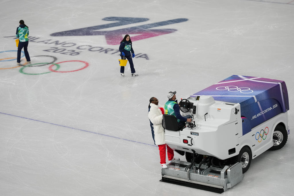 Galleria foto 'Snoop Dogg a Milano per le Olimpiadi 2026: il rapper all’allenamento del pattinaggio artistico' - foto 3