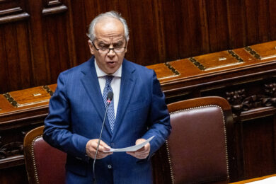 Olimpiadi 2026, Piantedosi: “La presenza dell’Ice non viola la sovranità dell’Italia”