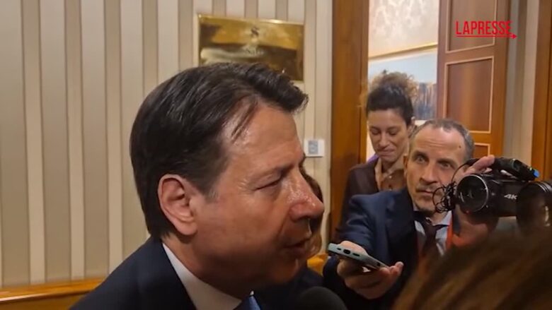 Governo, Conte: "Prende in giro italiani, vuole una stretta di vite contro manifestazioni"