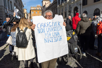 Caregiver: il ddl è un primo passo, ma la strada è ancora lunga 