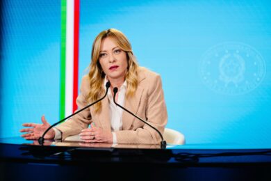 Decreto Sicurezza, via libera da Cdm. Dalle zone rosse al ‘Daspo cortei’ e divieto coltelli per minori: ecco le nuove norme