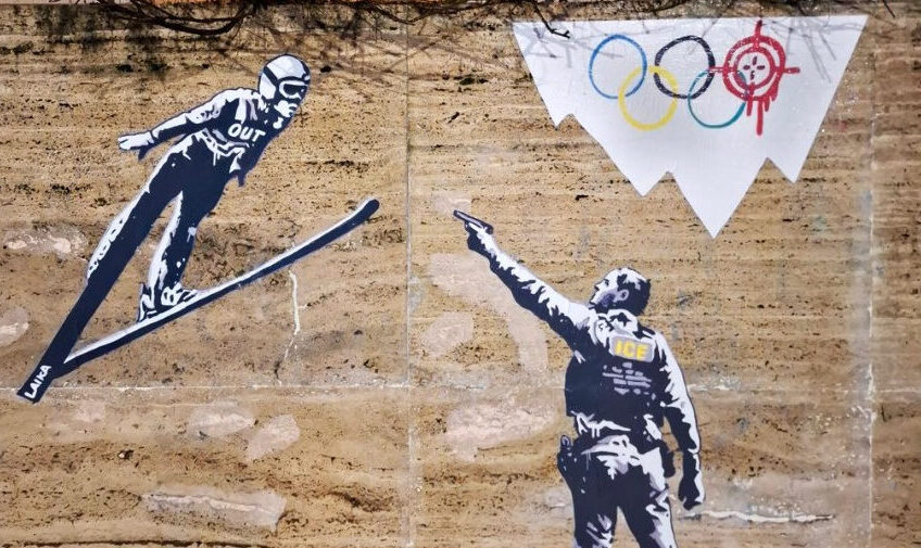 Olimpiadi 2026, a Roma spunta opera della street artist Laika contro l’Ice