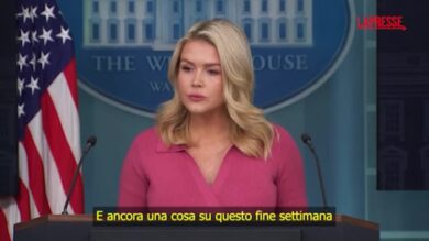 Super Bowl 2026, Leavitt: "Trump preferirebbe l'esibizione di Kid Rock a quella di Bad Bunny"