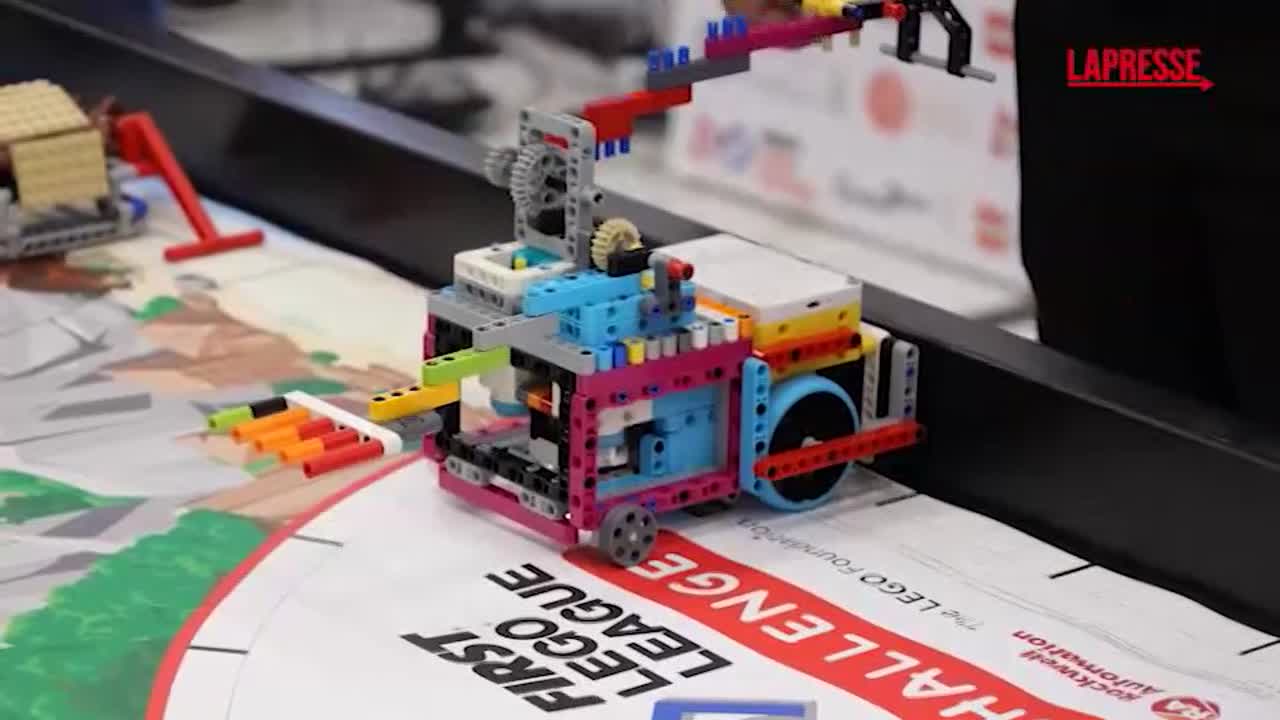 napoli lego challenge alla federico ii centinaia di studenti si sfidano con enigmi modellini e robotica da Lapresse.it napoli lego challenge alla federico ii centinaia di studenti si sfidano con enigmi modellini e robotica