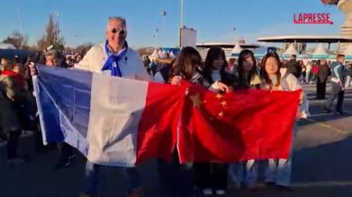 Olimpiadi 2026, i primi tifosi a San Siro per la cerimonia inaugurale: è già festa