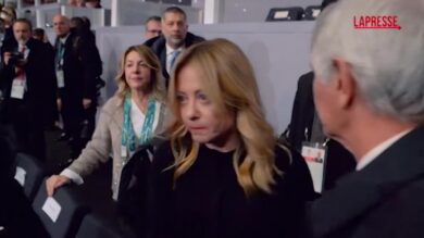 Olimpiadi 2026, Mattarella e Meloni in tribuna d'onore durante la cerimonia d'apertura