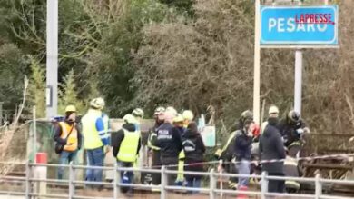 Pesaro, incendio a una centralina: traffico ferroviario in tilt