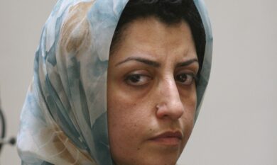 Iran, premio Nobel per la Pace Mohammadi condannata a sei anni e a esilio