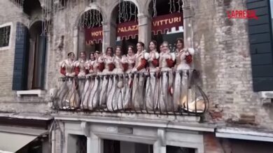 Venezia, le dodici Marie sfilano per il Carnevale