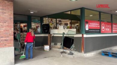 California, con l'auto centra in pieno un negozio di alimentari: 4 feriti