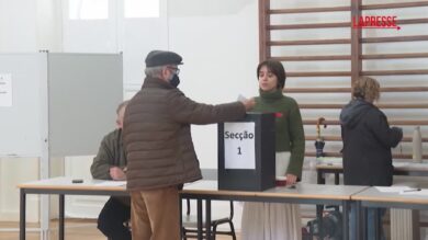 Portogallo al ballottaggio per le presidenziali: la sfida è tra Seguro e Ventura