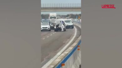Assaltato portavalori sulla superstrada Lecce-Brindisi: i malviventi armati e l'esplosione del furgone