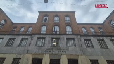 Milano, occupato il liceo Parini: "Il Parini grida ancora"