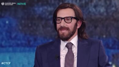 Che tempo che fa, Ubaldo Pantani e l'imitazione di Leonardo Maria Del Vecchio: "Con 7 miliardi mi sono comprato la Play"