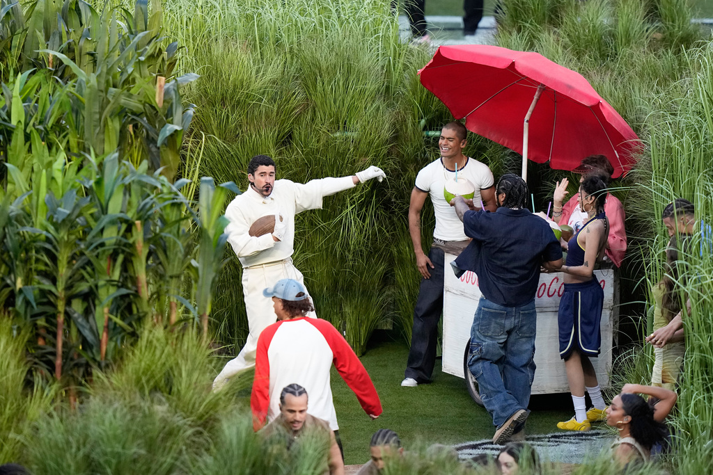Super Bowl 2026, Bad Bunny trionfa all’halftime: le foto dello show