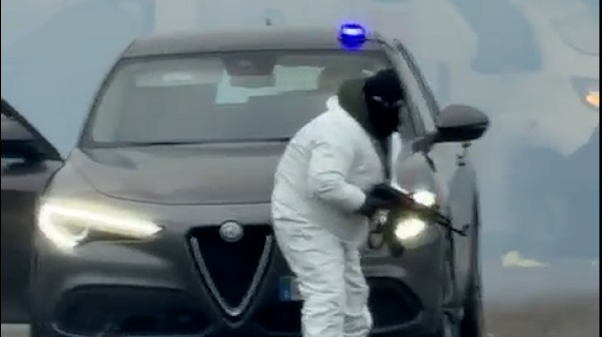 Assalto a un portavalori, sparatoria con i carabinieri sulla superstrada Lecce Brindisi