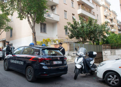 Bimba morta a Bordighera, la madre fermata per omicidio: la piccola forse colpita da corpo contundente
