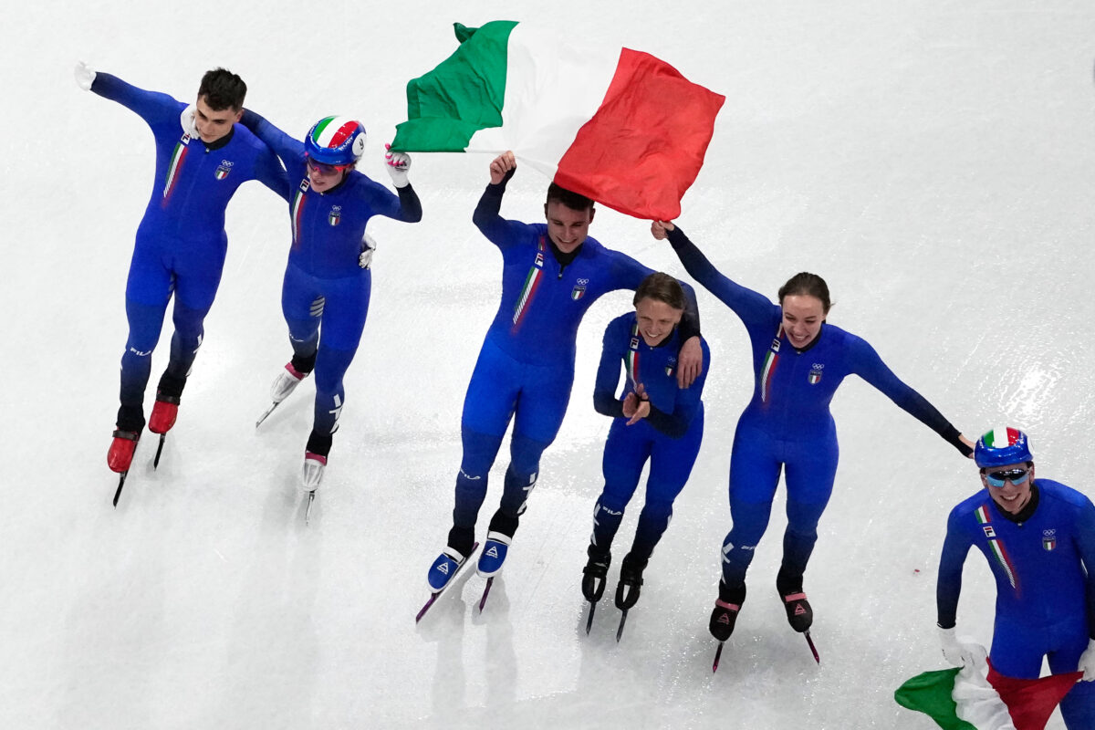 Arianna Fontana e gli altri azzurri: chi sono gli eroi dello short track oro alle Olimpiadi 2026 Arianna Fontana e gli altri azzurri: chi sono gli eroi dello short track oro alle Olimpiadi 2026