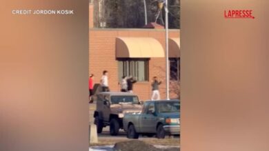 Canada, sparatoria in un liceo: gli studenti escono da scuola in fila indiana