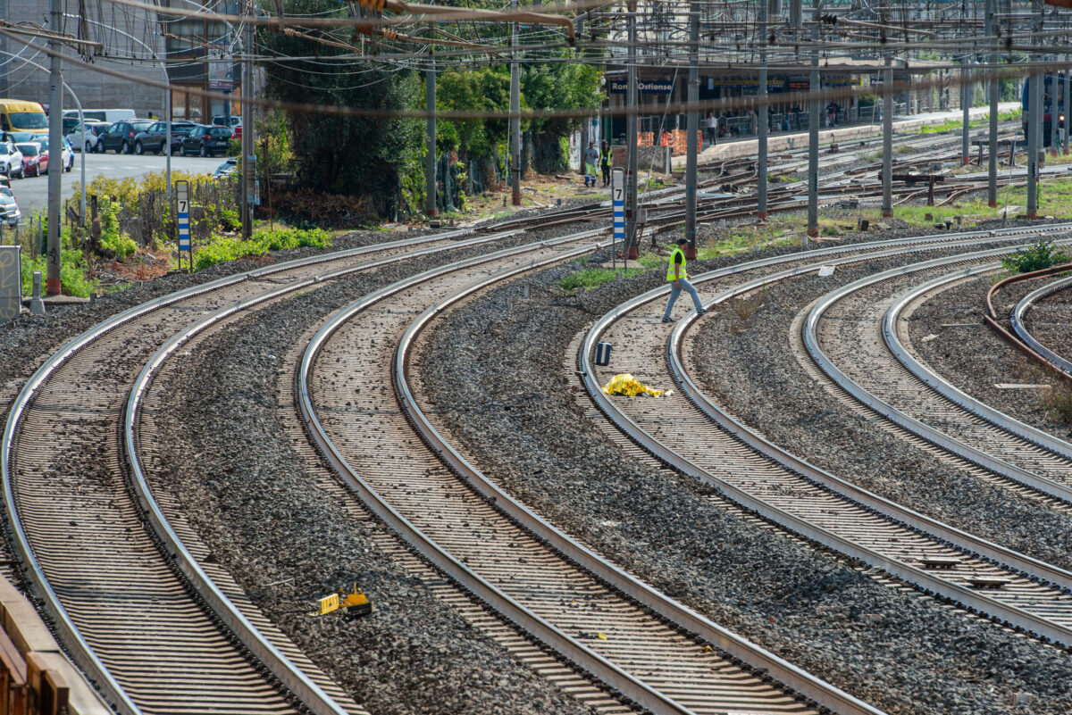 olimpiadi 2026 sabotaggio linea lecco tirano si indaga per tentato disastro ferroviario da Lapresse.it olimpiadi 2026 sabotaggio linea lecco tirano si indaga per tentato disastro ferroviario