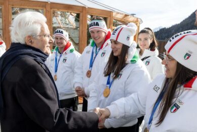 Mattarella a Cortina con gli azzurri al Villaggio Olimpico