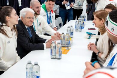 Mattarella a Cortina pranza con gli atleti azzurri al Villaggio Olimpico