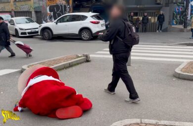 Il Gabibbo di Striscia la Notizia aggredito a Milano, è la prima volta