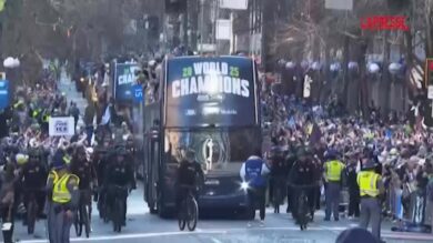 Super Bowl 60, la parata dei Seattle Seahawks dopo la vittoria contro i Patriots