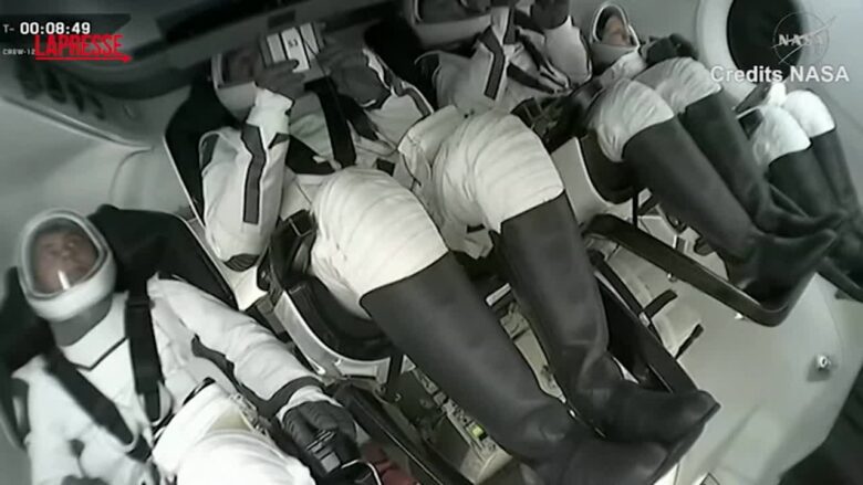 Spazio, nuovo equipaggio in viaggio verso l'ISS