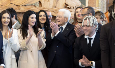 Sanremo 2026, Mattarella riceve i Big con Conti e Pausini al Quirinale