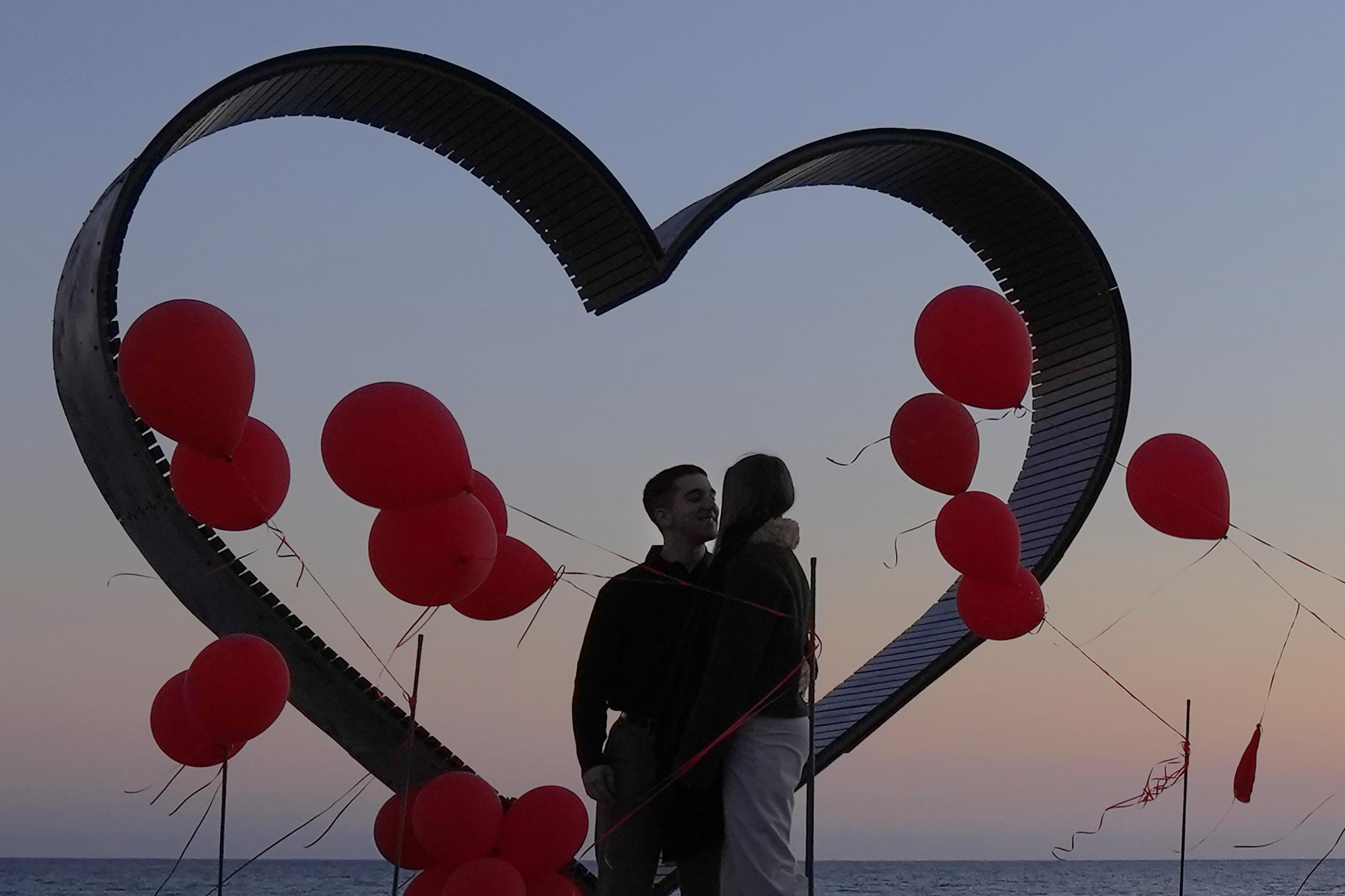 San Valentino 2026, oltre il 50% degli italiani lo festeggia: ecco quanto spende