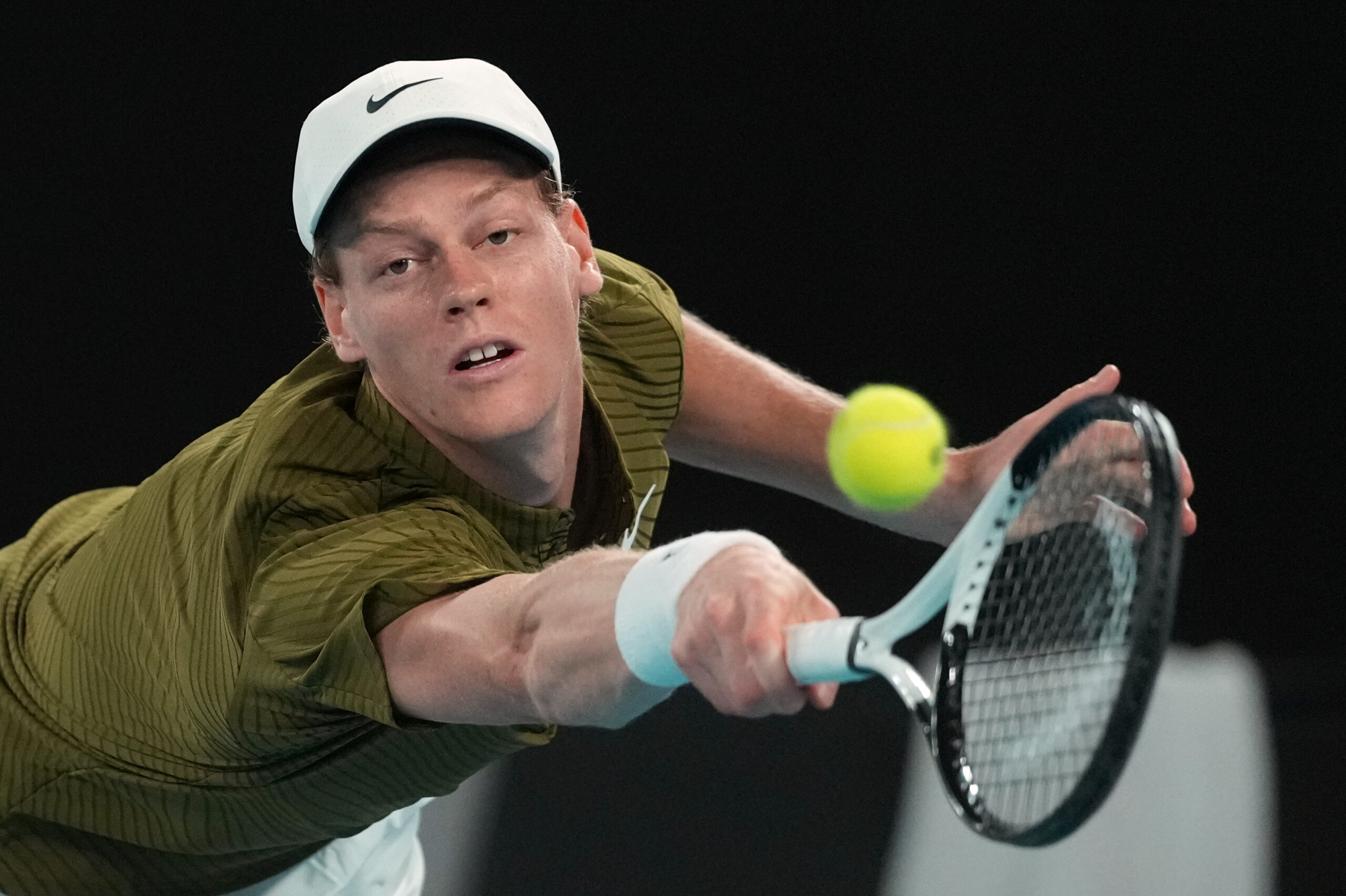 Sinner all’Atp Doha 2026 debutta con Machac, possibile finale con Alcaraz