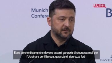 Ucraina, Zelensky: "Garanzie sicurezza prioritarie, spero Trump ci ascolti"