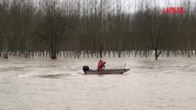 Francia, le inondazioni persistono nel sud-ovest del Paese: strade e campi allagati