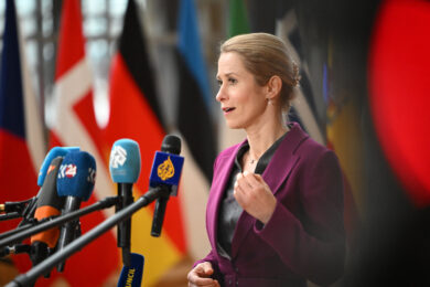 Kallas: “La Russia non è superpotenza, economia distrutta e 1,2 milioni di vittime”